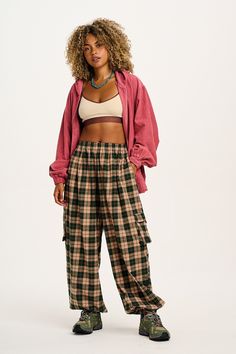 Rumi - Cargo Brushed Cotton Trousers in Annie Tartan Print Lucy And Yak Trousers, Oversized Knitted Jumper, Lucy Yak, Cropped Wide Leg Trousers, Lucy And Yak, Crew Neck Cardigan, Autumn Winter 2024, Bralette Crop Top, Cropped Vest