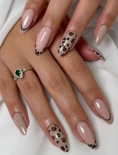 Nails 2024 Winter, Nail Art Leopard, Leopard Nail Art, Gold Gel Nails, Retro Nails, Wow Nails, Classy Nail Designs, Blush Nails, Glow Nails