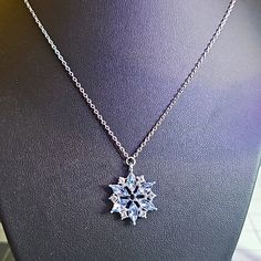 Beautiful Snowflake Pendant 18' Silver Tone Necklace Blue Necklace For Christmas Gift, Lariat Necklace Silver, Anniversary Necklace, Snowflake Necklace, Sterling Silver Cross Necklace, Snowflake Pendant, Horses Pendant, Wooden Necklace, Beaded Statement Necklace