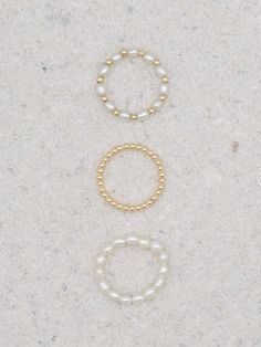 Everyones favorite rings to stack now in a bundle set! Our Mar, Paraiso and Beaded Ring make the perfect, delicate ring combo, a total value of $94. Freshwater pearls & 14k Gold-filled beads Sizing Guide: Click Here *Allow 3-5 business days for production before shipping as all of our pieces are handmade* Beaded Rings Ideas, Beaded Rings Tutorials, Ring Combo, Diy Beaded Rings, Pola Gelang, Beaded Ring, Beaded Necklace Diy, Diy Bracelet Designs, Gelang Manik