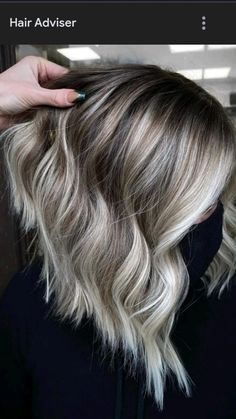 Partial Balayage Ash Blonde, Growing Out Blonde Hair With Dark Roots, Ashy Blonde Highlights, Dark Ash Blonde Hair, Ash Blonde Hair Dye, Hair Pull, Highlight Bob, Ashy Hair, Blonde Lob