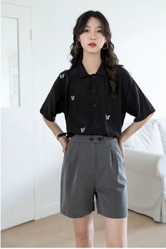 Butterfly Embroidered Button Up Shirt – Tomscloth Collared Shirt Aesthetic, Cropped Button Up Shirt Outfit, Embroidered Button Up Shirt, Black Collared Shirt, Cropped Button Up Shirt, Fashion Coquette, Outfit Korean, 30s Fashion, Kpop Fashion Outfits