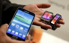 Nova leva de acessórios inteligentes renova aposta em PC de pulso. Foto: Albert Gea/Reuters Technology Gadgets, Techno Gadgets, Apple Smartwatch, Wearable Computer, Smart Watch Apple, Samsung S5, Mobile Gadgets, Samsung Galaxy S5, Galaxy S5