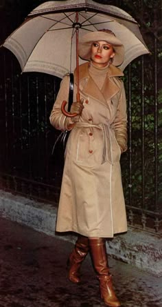 70s Glam Fashion, 70s Mode, Fashion Ideas For Women, Rain Fashion, 70s Glam, Fashion 70s, 70s Women, 70s Inspired Fashion