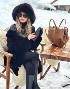 Fur Coat Fashion, Ski Girl, Winter Outfits Cold, Snow Fashion, Cold Outfits, Easy Winter Outfit, Skiing Outfit, Preppy Outfit, Winter Outfits Women