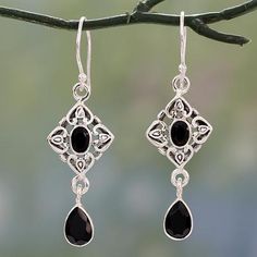 Onyx dangle earrings, 'Regal in Black' - Ornate Black Onyx and Sterling Silver Dangle Style Earrings Jewel Design, Jewelry Wishlist, Goth Earrings, Antique Silver Jewelry, Gold And Silver Bracelets, Silver Jewelry Earrings, Onyx Jewelry, Silver Jewellery Sets, Making Earrings