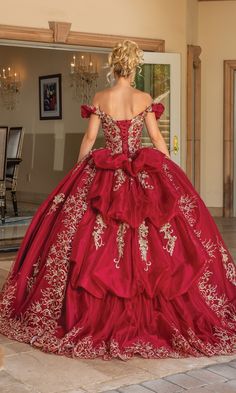 Off the shoulder lace embroidered quinceanera ball gown with sweetheart neckline. Queen Artwork, Ballgown Skirt, Bubble Style, Quince Dress, Body Measurement, Quinceanera Dress, Ball Gown Skirt, Prom Girl, Metal Lace