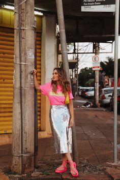 Colourful Edgy Outfits, Sequin Skirt Outfit, Glam Outfit, Sequin Outfit, Looks Street Style, Mode Inspiration, Outfits Casuales, Colorful Fashion, Look Fashion