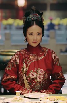 Chinese Ancient Clothing, Qing Dynasty Clothing, Empresses In The Palace, Story Of Yanxi Palace, Princess Adventure, Yanxi Palace, Chinese Embroidery, Traditional Chinese Dress