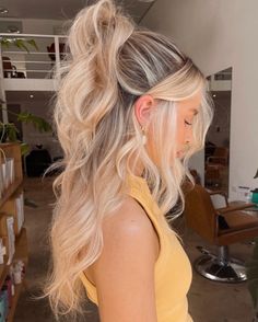 Long Half-Up Ponytail with Face-Framing Down Ponytail Hairstyles, Wedding Half Updo, Half Down Ponytail, Half Up Half Down Ponytail, Down Ponytail, Braided Half Updo, Chic Ponytail, Hair Half Up Half Down, Pony Hairstyles