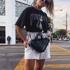 Vintage Basic Yeezus T-shirt Sporty Graphic Print T-shirt For Day Out, Sporty T-shirt For Summer Day Out, Black T-shirt With Letter Print For Day Out, Black Letter Print T-shirt For Day Out, Sports Style, T Shirt Photo, Photo Colour, Travel Outfit, Woman Colour