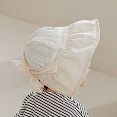 [ STYLE ] : Keep your little one stylish & protected with wide brim cotton baby floppy bonnet. High quality, trustworthy materials crafted with extra care for your babies. Simple but sophisticated designs & details, available in a variety of sizes with fresh colors for growing babies.[ DESIGN ] : This ultra breathable toddler cotton hat with chin ties keep the hat on your baby’s head and wide foldable sun brim protects their sensitive skin. Mix and match our fun & lovely sun hats / bonnets / sca Apricot Beige, Fleece Hats, Bonnet Pattern, Victorian Hats, Fleece Scarf, Baby Sun Hat, Toddler Girl Style, Cotton Hat, Baby Design