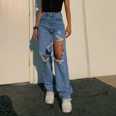 Material: CottonFit: RegularFabric: DenimElement: CutoutRise: High RiseProduct Type: StraightMaterial Composition: 51%-70% Mom Ripped Jeans, Style Wide Leg Pants, Jeans Trend, High Waist Wide Leg Jeans, Womens Ripped Jeans, Mom Denim, Blue Ripped Jeans, Jean Large, Moda Jeans