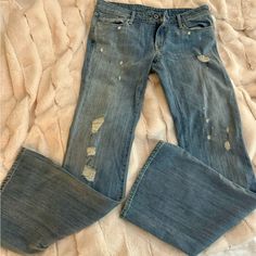 Premium Line Of Levi’s Never Worn, No Tags Perfect Condition 98% Cotton/2% Elastane Size Women’s 31 Made In U.S.A. Destroyed Light Wash Bell Jeans, Style Bundle, Wardrobe Pieces, Low Rise Jeans, Vintage Jeans, Low Rise, Mood Board, Vision Board, Made In Usa