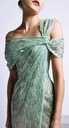 Rami Al Ali, Robes Glamour, Green Gown, Elegant Dresses Classy, Fashion Mistakes, 10 Pounds