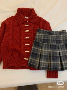 Winter Red Outfit, Winter Vintage Outfits, Zooey Deschanel Style, Winter Red, Clueless Outfits, Funky Outfits, Lovely Clothes, Red Outfit, Fashion Winter