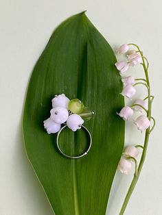 Ring - Lily of the valley . Design by family owned creative studio " ArtColeus" 💚You can also see other jewelry with Lilies of the Valley in our store (brooches, earrings, bracelets, necklaces ) 💚Thank you for supporting the family business 🙏🌸 💚Lily of the valley,Flower ring ,Floral jewellery,Botanical jewellery,White flower,Murano glass,Flower pendant,Gift for daughter, Valley ring   Perfect for  🎁 Looking for the perfect gift?  Jewellery is the best gift for birthday, anniversary, gradua Lily Of The Valley Flowers, Valley Flowers, Murano Glass Jewelry, Gifts For Your Sister, Botanical Jewelry, Gift For Daughter, Floral Jewellery, Retirement Gifts, Flower Ring