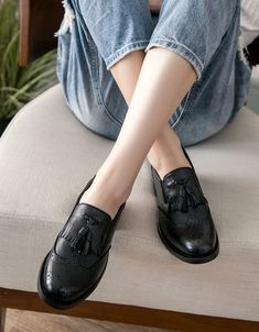 British Style Handmade Leather Black Oxford Shoes Black Oxford Shoes, Shoes 2021, Oxford Heels, Black Oxfords, Mary Jane Shoes Womens, Spring Color, Chunky Heels Sandals, Women Oxford Shoes, Winter Boots Women