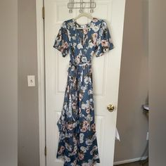 Nwt. Great Summer Wedding Guest Dress. Very Forgiving Style And Bump Friendly, Maternity Photo Session. Silky And Flowing, Feminine. Summer Wedding Guest Dress, Kimono Maxi Dress, Sleeved Wedding, Velvet Wrap Dress, Summer Wedding Guest, Baltic Born, Shimmer Dress, Floral Wrap Dress, Sequin Maxi Dress