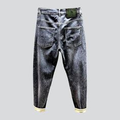 Revamp your wardrobe with our 2023 Spring-Summer Collection of Fashion Style Men's Baggy Jeans! These fashion-forward jeans feature a medium-waist fit, zipper and button closure, and a vintage-inspired baggy fit. This stylish, classic piece is sure to make you stand out in any crowd.Why You'll Fall In LoveThese jeans are crafted to perfection with attention to detail and comfort in mind. The unique baggy shape ensures a unfussy fit without compromising your style. The vintage shape and mid-waist White Jeans Men, Yellow Denim, Trendy Mens Fashion, Denim Patterns, Grunge Look, Jeans Online, Trendy Style, How To Slim Down, Men Looks