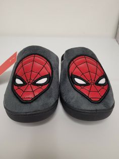 Marvel Spider-Man "Face" Kids Slip On Slippers Size US 1.5 / EU 33. Condition is "New with tags". Shipped with USPS First Class. Spiderman Pjs Pants, Spider Man Slippers, Spiderman Eye Mask, Spider-man Bag, Spider-man Blanket, Marvel Spiderman, Male Face, Spiderman, Slippers