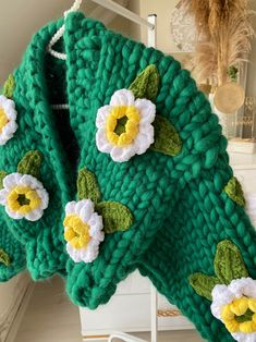 Темно-зеленая куртка с цветком лотоса коренастый кардиган - Etsy Украина Handmade Green Cardigan For Spring, Hand Knitted Acrylic Outerwear For Spring, Spring Hand Knitted Acrylic Cardigan, Handmade Acrylic Cardigan For Spring, Handmade Green Spring Cardigan, Green Chunky Knit Outerwear For Spring, Trendy Handmade Spring Outerwear, Handmade Trendy Outerwear For Spring, Trendy Handmade Outerwear For Spring