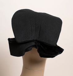 Classic Black Hat For Costume, Vintage Black Costume Hat With Curved Brim, Black Victorian Hat For Evening, Black Victorian Evening Hat, Fitted Costume Bonnet, Vintage Formal Costume Hats And Headpieces, Victorian Fitted Black Costume Hats And Headpieces, Fitted Vintage Bonnet, Victorian Fitted Hats For Evening