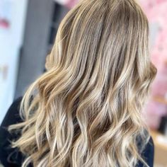 5 Neutral Blonde Balayage Inspirations | Wella Professionals Level 8 Hair Color, Level 8 Hair, Ash Brown Hair Balayage, Blonde Winter, Beige Blonde Hair Color, Hair Colour Styles, Blonde Foils