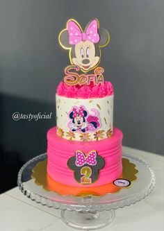 Pastel cake torta cumpleaños Minnie Mouse Disney Birthday buttercream fondant Minnie Mouse Cake Buttercream, Mini 2 Tier Cake, Pastel Minnie Mouse, Minnie Mouse Cake Design, Bolo Panda, Toddler Birthday Cakes, Mickey Decorations, Spiderman Cake Topper