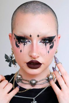 Goth Eye Makeup, Creative Halloween Makeup, Face Art Makeup, Graphic Makeup, Halloween Tattoo, Top Makeup Products, Edgy Makeup, Makeup Eye Looks