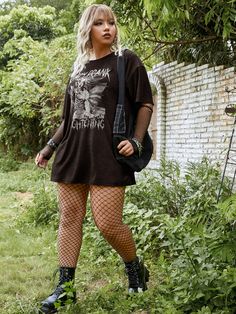 Shein Outfits Aesthetic Plus Size, Grunge Concert Outfit Plus Size, Plus Size Punk Rock Outfits, Rock Plus Size Outfits, Rock Outfits Plus Size, Plus Size Rock Outfits, Plus Size Concert Outfit Summer, Punk Fashion Plus Size, Goth Summer Outfits Plus Size