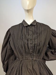 1860s Fashion Poor, 1860s Women, 1860s Day Dress, 1850s Dress, Historical Aesthetic, 1860s Dresses, Linen Style Fashion, Emily Brontë, 19th Century Clothing