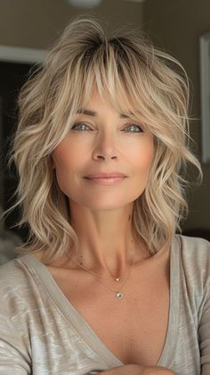 Modern 70s Hair, Food Fusion, Thicker Fuller Hair, Chin Length Hair, Messy Short Hair, Haircuts For Curly Hair, Voluminous Hair, Fuller Hair