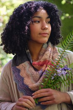 Video tutorial showing how to fold and seam the Turkey Tail Cowl, the July instalment of the Andrea Rangel and Gauge Dye Works Summer 2024 Yarn + Pattern Club. Turkey Tail Mushroom, Knitting Club, Cowl Knitting, Turkey Tail, Summer Yarn, Colour Story, Solid Socks, Cowl Knitting Pattern