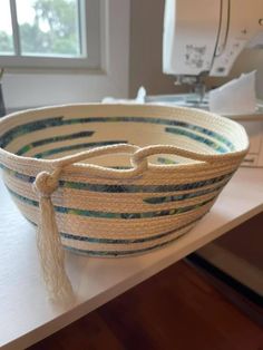 Rope Basket Ideas, Clothesline Rope Bowls, Rope Baskets And Bowls, Rope Baskets Diy Tutorials, Rope Bowls Ideas, Clothesline Bowls, Clothesline Basket