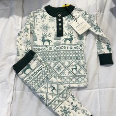 Hearth & Hand 2 Piece Baby Pajama Winter Print 12 Months Nwt Green And White Pajama Winter, Winter Pajamas, Winter Print, Baby Pajamas, Hearth And Hand, Kids Pajamas, Pajama Sets, Green And White, 2 Piece