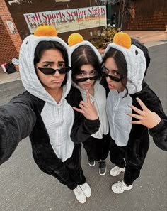 Onesies Halloween Costume Group, Onesie Aesthetic Friends, Halloween Costume Ideas Onesie, Matching Halloween Onesies, Matching Fall Outfits For Best Friends, Matching Halloween Costumes For 3 Best Friends, Matching Fits Friend Group, Trio Matching Outfits Aesthetic, Penguins Of Madagascar Costume