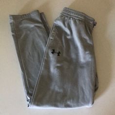 These Are Unisex Gray Under Armour Sweatpants. They Are Size Youth Xl And In Like New Condition - Nwot. No Rips, Snags, Or Stains. Brandy Outfits, Under Armour Sweatpants, Athletic Sweatpants, Cute Outfits For School, Clothes Ideas, Fancy Dresses, School Outfits, Cute Casual Outfits, Kids Bottoms