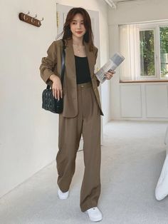 Formal Blazer Outfits, Brown Pants Outfit, Summer Business Casual Outfits, Single Breasted Blazer, Trendy Dress Outfits, Shein Outfits