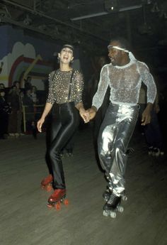 70s Roller Disco, Young Cher, Disco Roller Skating, Look Disco, Meat Dress, Disco Aesthetic