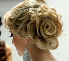 amazing hair rose Rose Braid, Bridal Hair Updo, Rose Hair, Hair Updo, Latest Hairstyles, Love Hair, Hair Designs