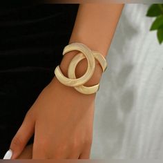 Brand New! Gorgeous Women Bangle, Bracelet. Gold Color. Metal Bangle Bracelet As Fashion Accessory, Metal Bangle Bracelets As Fashion Accessory, Trendy Metal Bracelets, Trendy Metal Bracelet Bangle, Trendy Party Bangle Bracelets, Trendy Bangle Bracelets For Parties, Trendy Metal Stretch Bracelet For Party, Trendy Chain Bangle Bracelet, Trendy Bangle Chain Bracelet