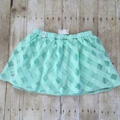 New With Tags Mint Colored Sequin Skirt. Has Built In Shorts Underneath. Elastic Waist. Size 14 - Girls Mint Green Skirt, Mint Green Skirts, Mint Color, Green Skirt, Kids Bottoms, Waist Size, Mint Green, Sequin Skirt, Elastic Waist