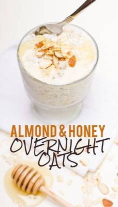 Toasted Almond & Honey Overnight Oats ¼ cup sliced almonds ½ cup rolled oats ⅓ cup plain Greek yogurt ⅔ cup Almond Breeze Hint of Honey Vanilla Almondmilk 1 tablespoon chia seeds Pinch of salt Honey, fruit, and more almonds for topping Honey Overnight Oats, Almond Overnight Oats, Oats Overnight, Breakfast Cafe, Overnight Oats Healthy, Honey Oats