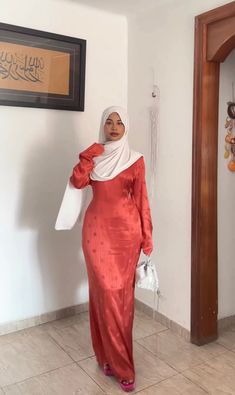 Cozy Opulence Outfit, Stylish Muslim Outfits, Halima Aden Outfits, Birthday Outfits Modest, Overgarments Muslim, Fancy Hijabi Outfits, Hijabi Vacation Outfits, Modest Outfits Ideas, Summer Hijabi Outfits