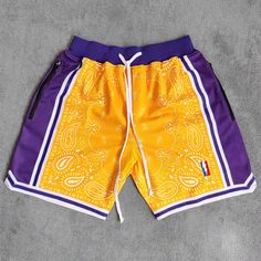 los angeles lakers shorts yellow Streetwear Fashion Shorts, Workout Shorts Outfit, Lakers Shorts, Winning Time, Nba Outfit, Mens Shorts Outfits, Lil Bro, Workout Short