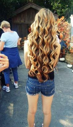 I want this hair! Curled Hair, Mermaid Hair, Summer Hair, Long Curly Hair, Love Hair, Long Curly