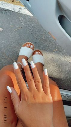 White Summer Nails, Short Coffin Nails Designs, White Gel Nails, Casual Nails, Simple Acrylic Nails, Cute Gel Nails, Vacation Nails