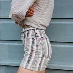 Urban Outfitters Bdg Striped High Waisted Denim Cuffed Shorts 6 Alt Summer Outfits, Denim Shorts Outfit, Tokyo Street Fashion, Striped Denim, Urban Outfitters Shorts, Modest Summer Outfits, Mom Shorts, Grunge Style, Soft Grunge