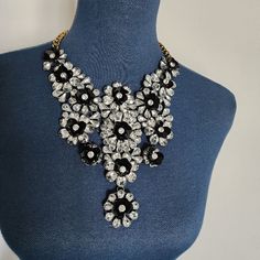 Beautiful Statement Necklace And Earrings Set 20" In Length Flower Bib Style Clear Crystal Stone Flowers With Acrylic Black Centers Black Acrylic Post Earrings New @449c Statement Glam Gala Wedding Party Formal Elegant Cocktail Flower Charm Pendant Jewelry For Party, Flower Pendant Jewelry With Flower Charm For Party, Floral Jewelry For Parties, Flower Shaped Necklaces For Party, Flower Shaped Party Jewelry With Flower Charm, Black Crystal Jewelry With Jeweled Details, Crystal Flower-shaped Necklaces For Parties, Flower Pendant Necklace With Charm For Parties, Black Crystal Jeweled Jewelry